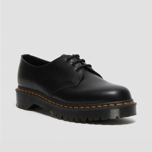 Dr. Marten Smooth Leather Oxford Shoes. NWOT.